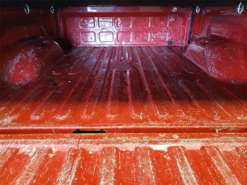 Used 2018 RAM 2500 Tradesman w/ Chrome Appearance Group image 19