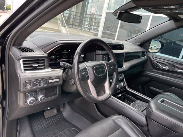 Used 2022 GMC Yukon XL Denali AWD/4WD image 7