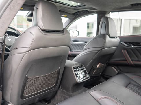 Used 2021 Maserati Quattroporte Trofeo image 22