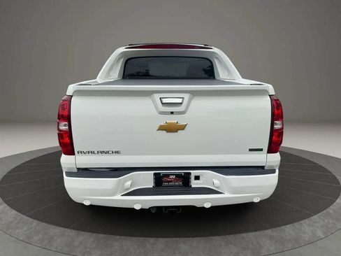 Used 2012 Chevrolet Avalanche LTZ AWD/4WD image 8
