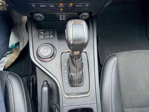 Used 2021 Ford Ranger Lariat w/ Tremor Off-Road Package AWD/4WD image 27