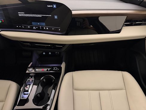 Used 2025 Audi A6 e-tron Premium w/ Convenience Package RWD image 29