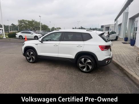 Certified 2024 Volkswagen Taos SE AWD/4WD image 2