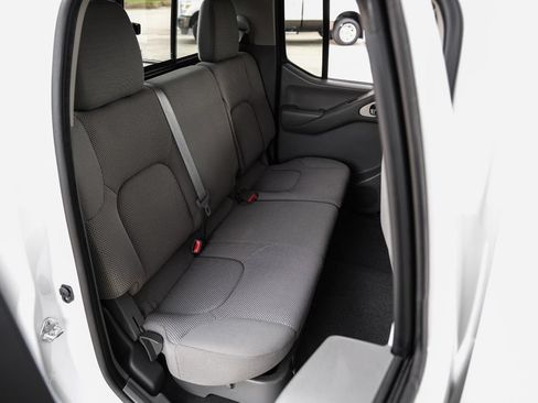 Used 2020 Nissan Frontier SV RWD image 33