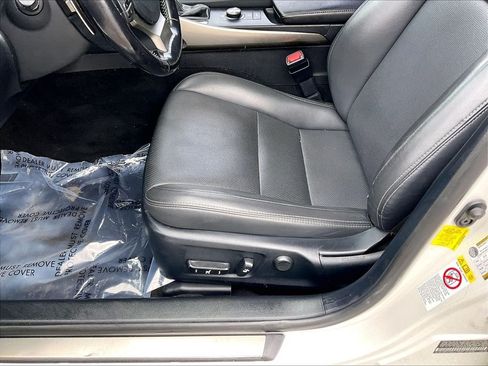 Used 2017 Lexus IS 200t w/ Premium Package RWD image 34