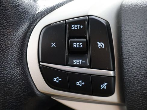 Used 2021 Ford Explorer XLT w/ Equipment Group 202A AWD/4WD image 11