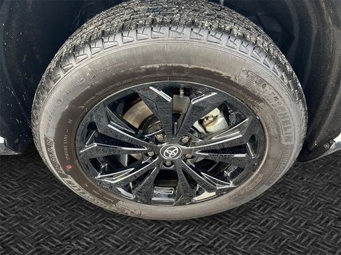 Used 2025 Toyota RAV4 SE image 11