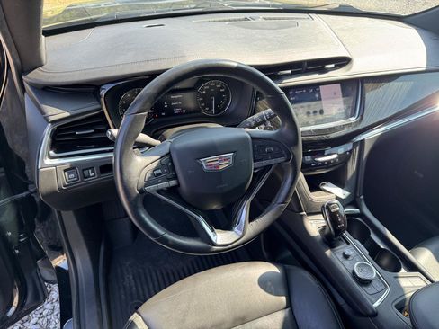 Used 2020 Cadillac XT6 Premium Luxury AWD/4WD image 28