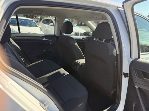 Used 2019 Volkswagen e-Golf SE w/ Driver Assistance Package image 22