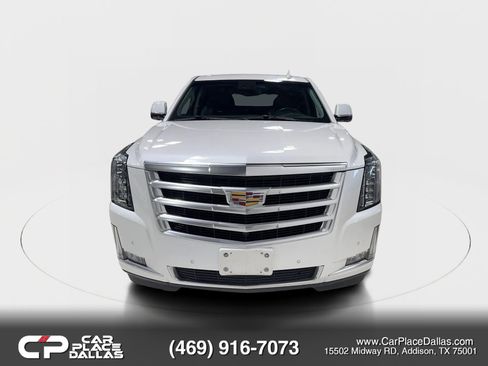 Used 2019 Cadillac Escalade Luxury RWD image 5