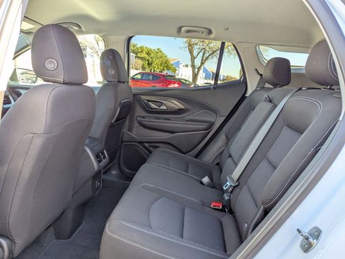 Used 2024 GMC Terrain SLE image 13