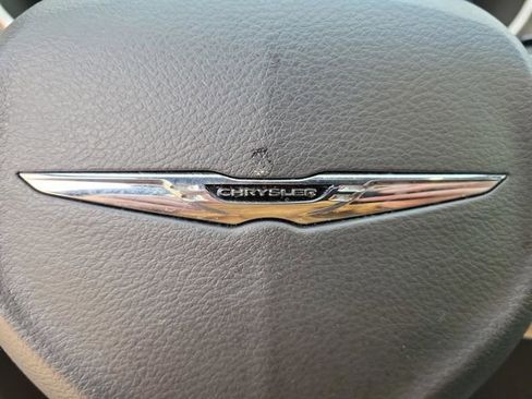 Used 2025 Chrysler Pacifica Select FWD image 29