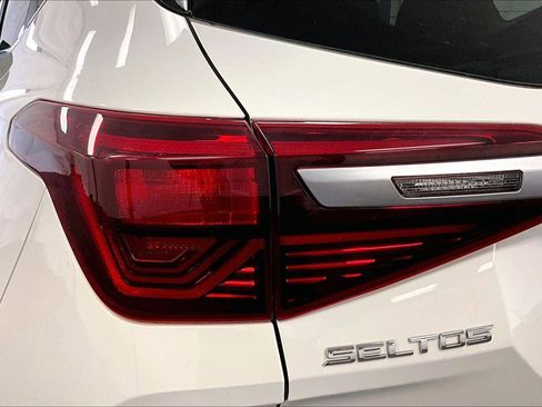 Used 2021 Kia Seltos SX image 28