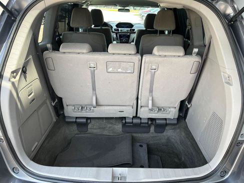 Used 2017 Honda Odyssey SE image 19