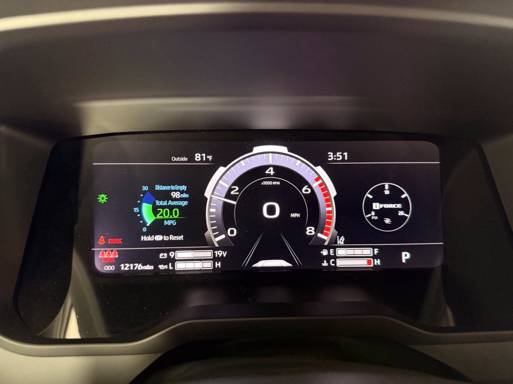Used 2025 Toyota Tundra Platinum w/ TRD Off-Road Package AWD/4WD image 28