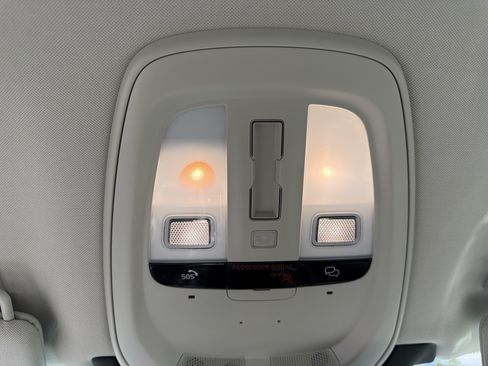 Certified 2025 Volvo XC90 B6 Plus AWD/4WD image 29