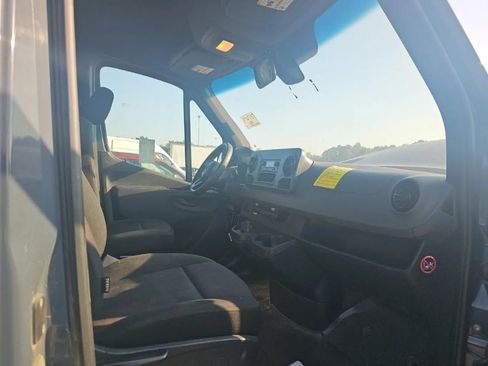 Used 2019 Mercedes-Benz Sprinter 144 image 6