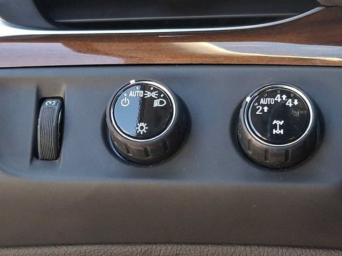 Used 2020 Cadillac Escalade Premium Luxury AWD/4WD image 23