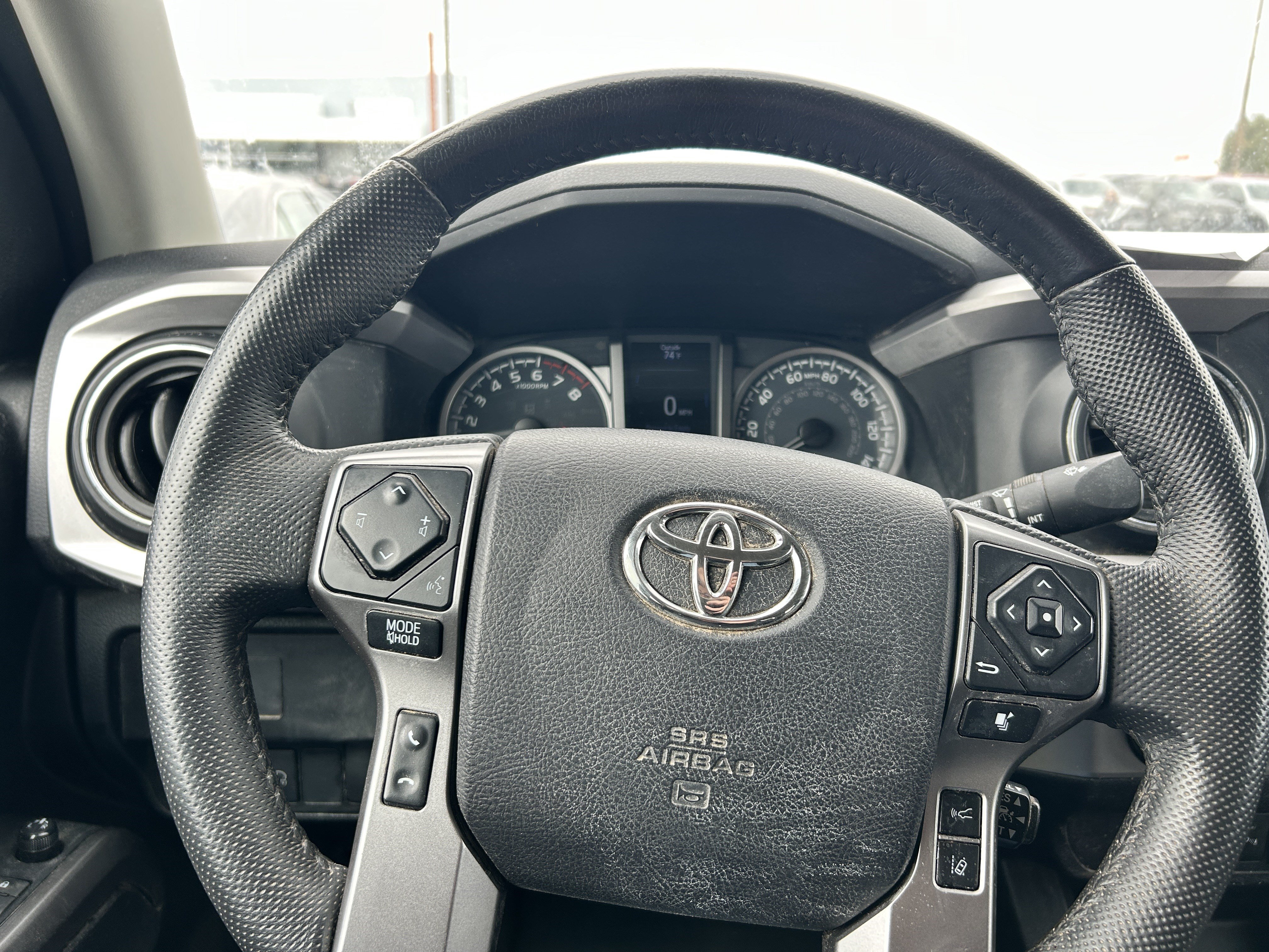 Used 2021 Toyota Tacoma SR5 AWD/4WD image 17