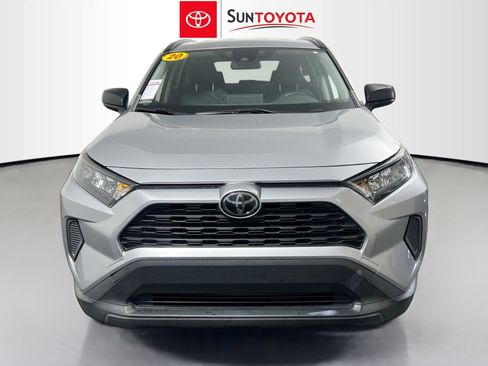 Used 2020 Toyota RAV4 LE image 10