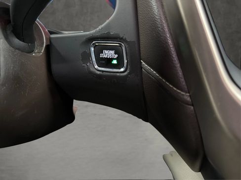 Used 2017 GMC Acadia Denali w/ Technology Package FWD image 24