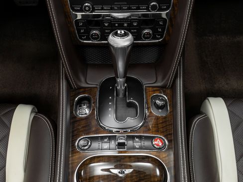 Used 2018 Bentley Continental GT image 32