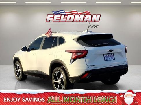 Used 2024 Chevrolet Trax RS image 3