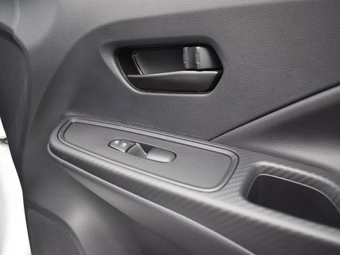 Used 2025 Nissan Versa S w/ Lighting Package image 21