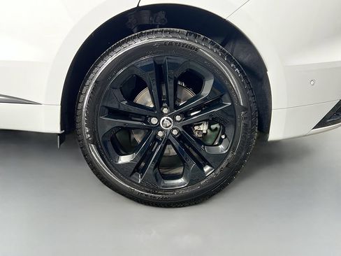 Used 2025 Jaguar F-PACE R-Dynamic S AWD/4WD image 33