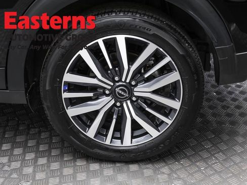 Used 2024 Nissan Kicks SR image 8