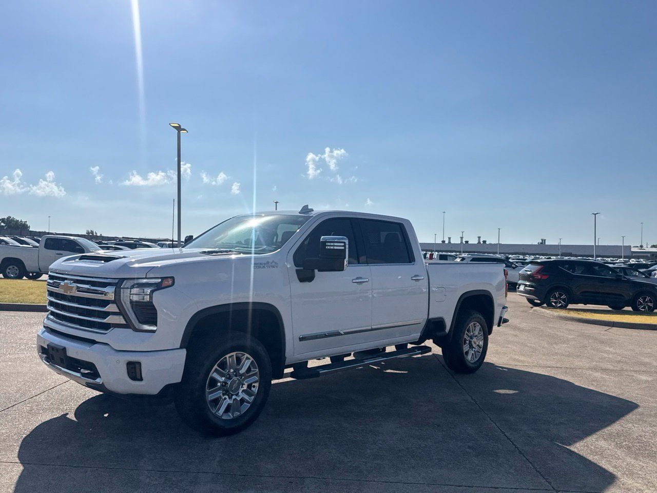 Used 2024 Chevrolet Silverado 2500 High Country w/ High Country Premium Package AWD/4WD image 12