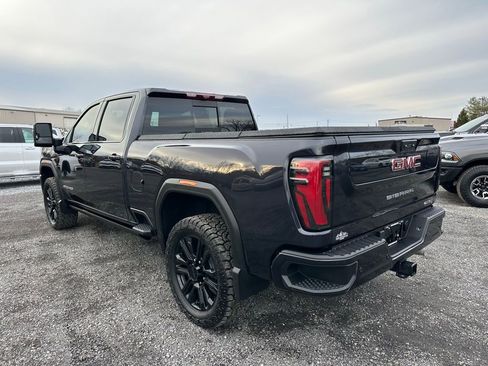 Used 2024 GMC Sierra 2500 AT4 w/ AT4 Premium Plus Package image 9