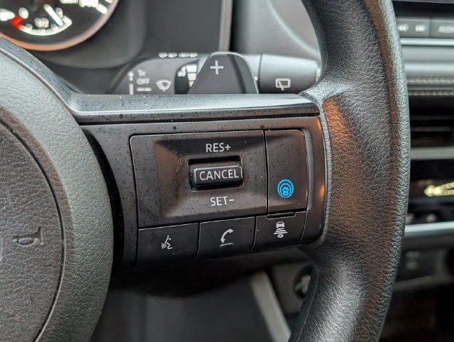 Used 2024 Nissan Rogue SV FWD image 23