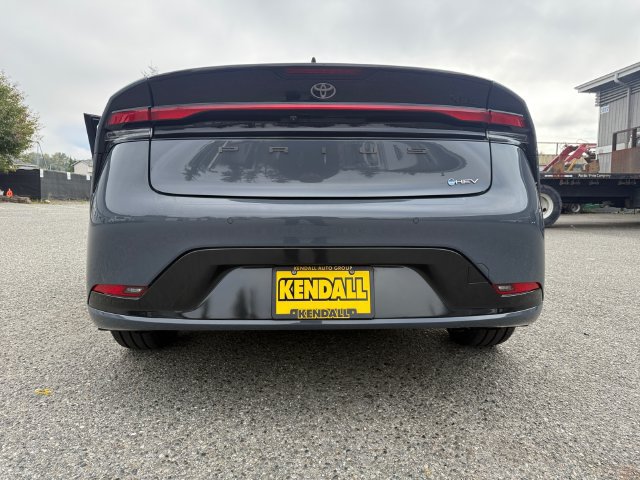 Used 2026 Toyota Prius XLE AWD/4WD image 30