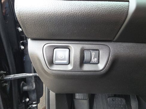 Used 2019 GMC Acadia Denali w/ Technology Package FWD image 20