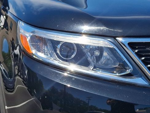 Used 2014 Kia Sorento LX AWD/4WD image 9