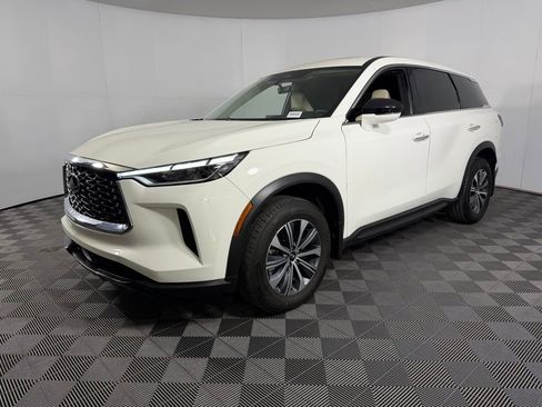 Used 2025 INFINITI QX60 Pure image 2