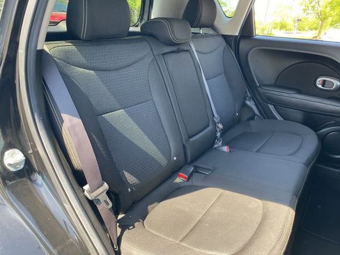 Used 2016 Kia Soul + image 35