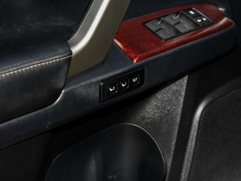 Used 2017 Lexus GX 460 Premium image 45