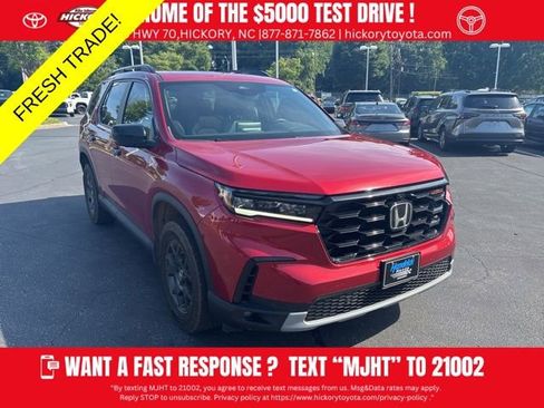 Used 2025 Honda Pilot TrailSport image 1