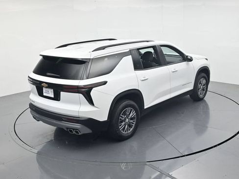 Used 2025 Chevrolet Traverse LT FWD image 46