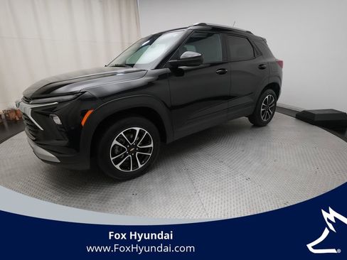 Used 2025 Chevrolet TrailBlazer LT image 1