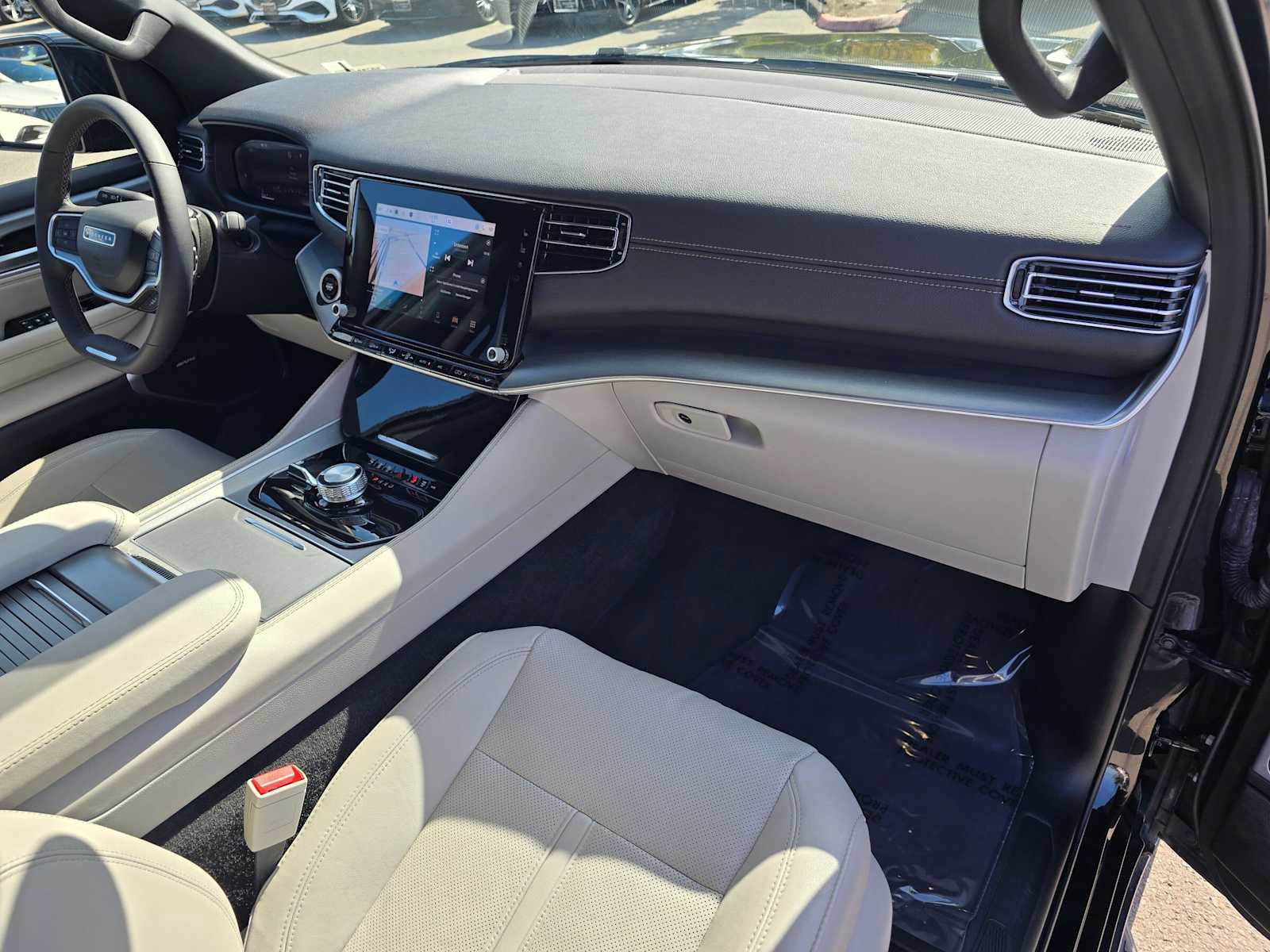 Used 2025 Jeep Wagoneer 4WD image 10