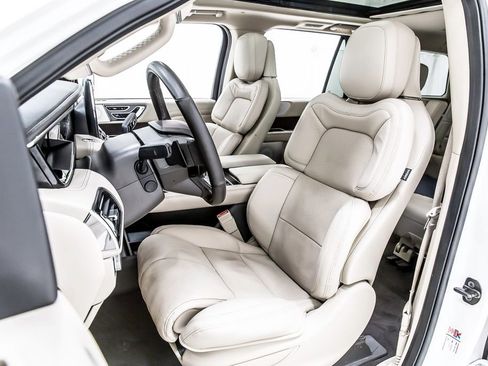 Used 2021 Lincoln Navigator Reserve w/ Luxury Package RWD image 29