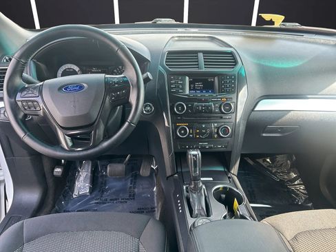 Used 2017 Ford Explorer XLT AWD/4WD image 19