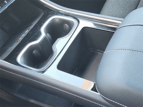 Used 2025 Chevrolet Traverse LT image 20