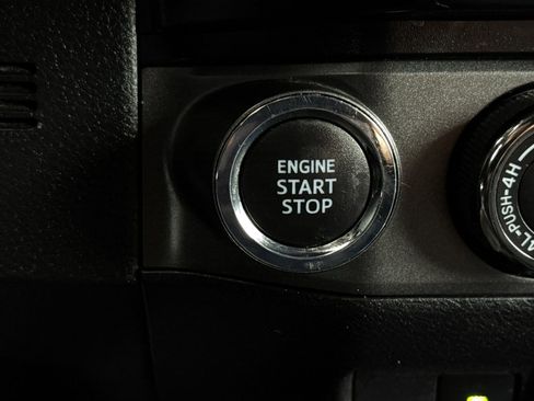 Used 2021 Toyota Tacoma TRD Sport w/ Technology Package AWD/4WD image 22