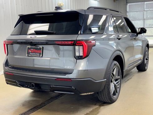 Used 2025 Ford Explorer ST-Line w/ ST-Line Street Pack AWD/4WD image 5