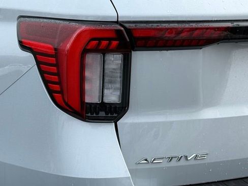 New 2026 Ford Explorer Active image 9