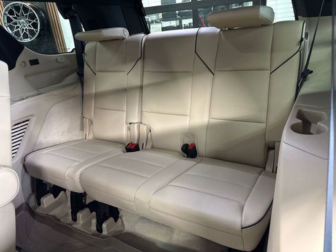 Used 2023 Cadillac Escalade Premium Luxury w/ Performance Package AWD/4WD image 56